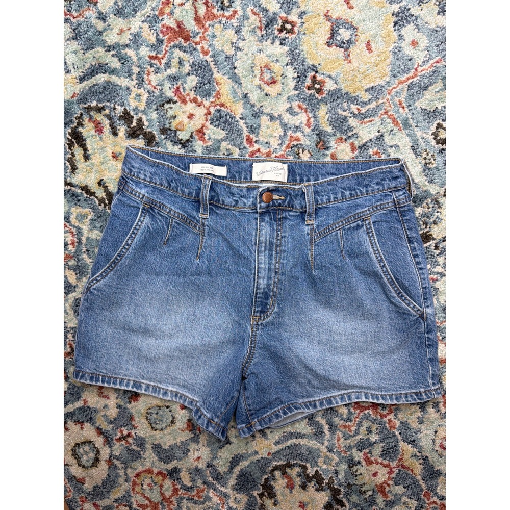 Universal Thread Light Blue Denim High-Rise Jean Shorts